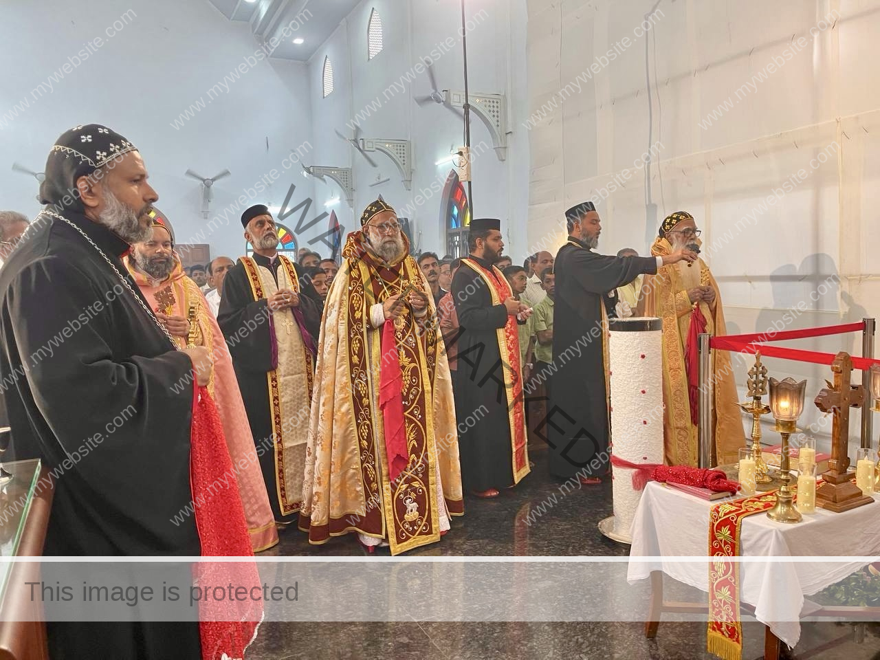 സ്വർഗ്ഗീയ മഹത്വത്തിൽ 25-ാം നാൾ; വിശ്വാസി സാഗരത്താൽ ദൈവാലയം